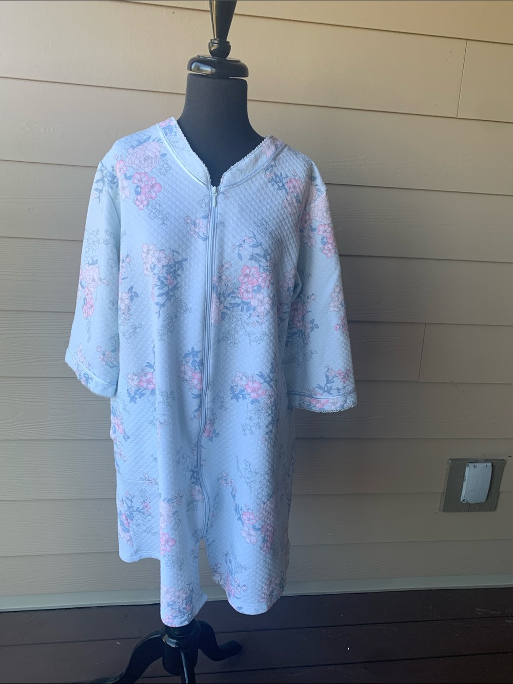 Miss Elaine Light Blue Floral Zip-Front Robe